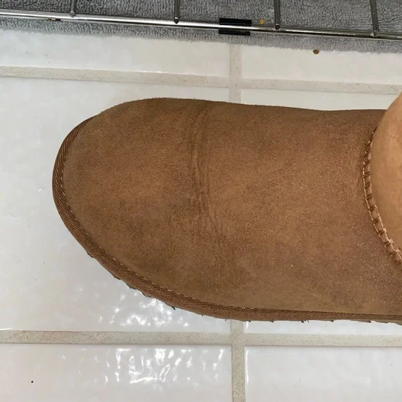 UGG Bailey Button Triplet II Boot - Picture 7 of 10